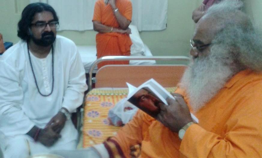 Mohanji with Vittal Babaji, Hyderabad, 23 Nov 2013